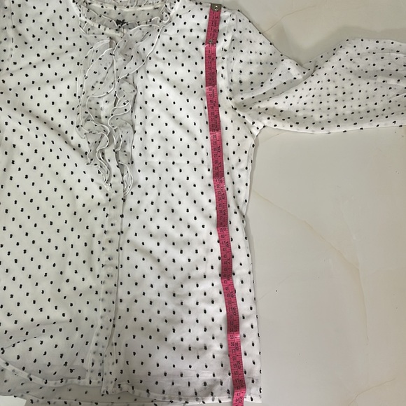 White and black dotted shirt - Picture 6 of 8